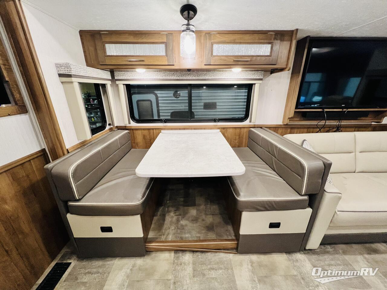 2020 Coachmen Mirada 35OS Photo 9