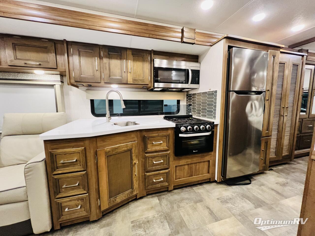 2020 Coachmen Mirada 35OS Photo 11