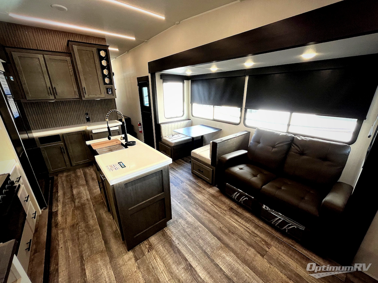 2025 Forest River Cherokee Arctic Wolf Suite 3650SUITE Photo 7