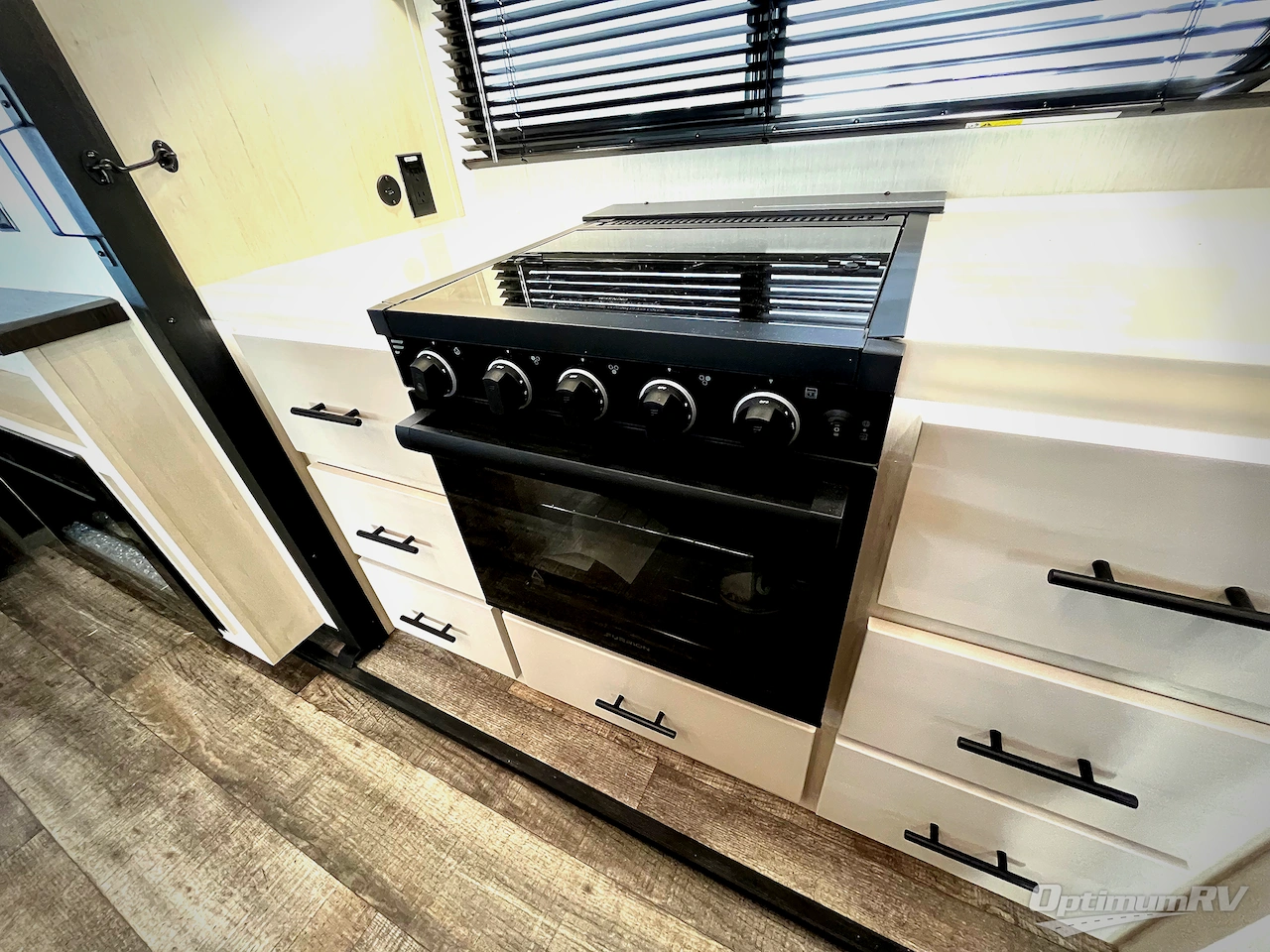 2025 Forest River Cherokee Arctic Wolf Suite 3650SUITE Photo 17