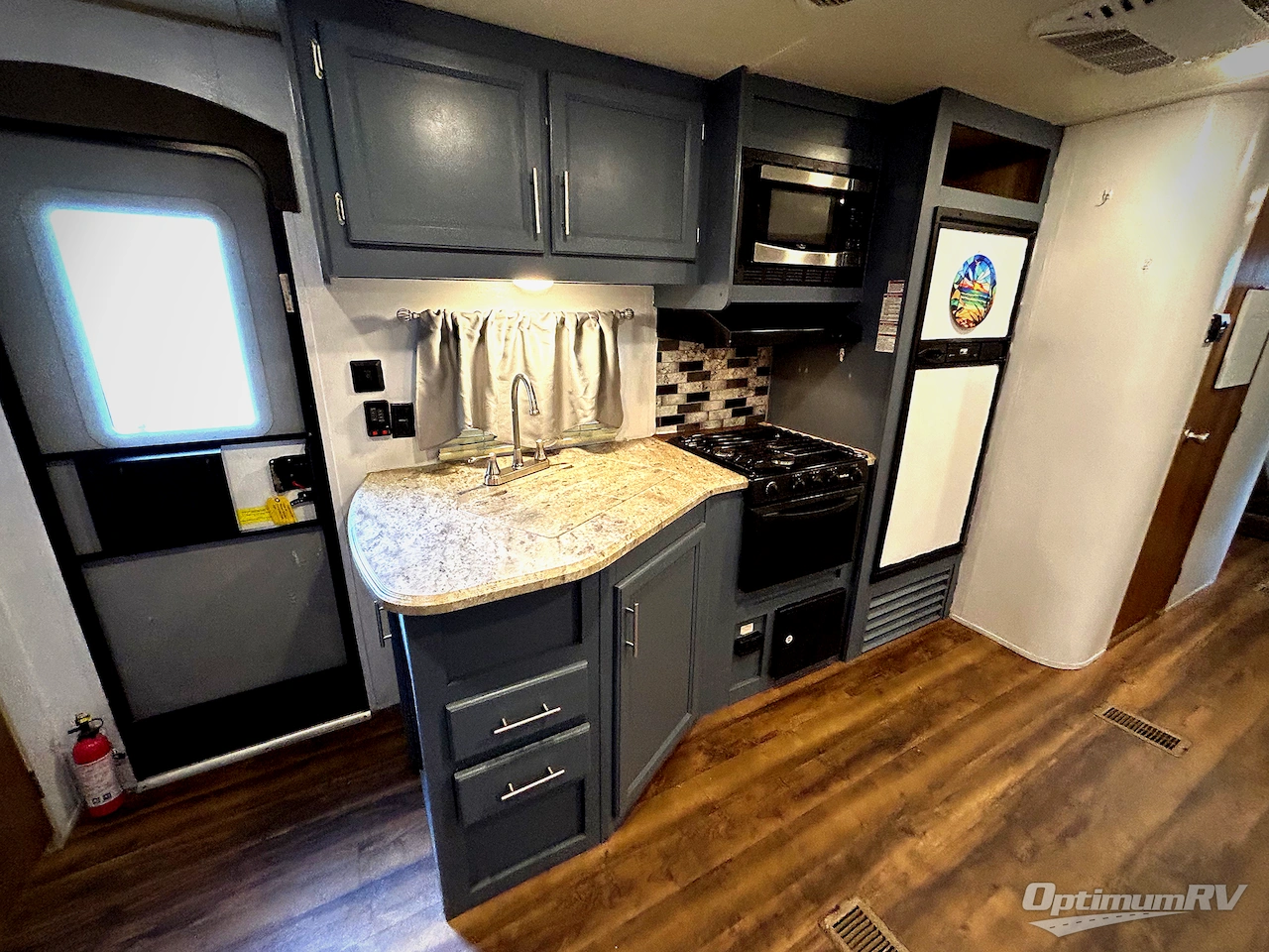 2018 Coachmen Catalina Legacy 293QBCK Photo 9