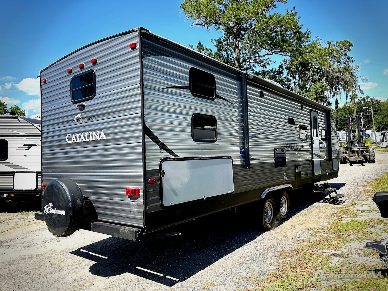 2018 Coachmen Catalina Legacy 293QBCK Photo 2