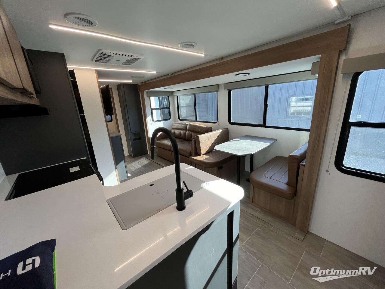 2025 Heartland Corterra 33.3BH Photo 4