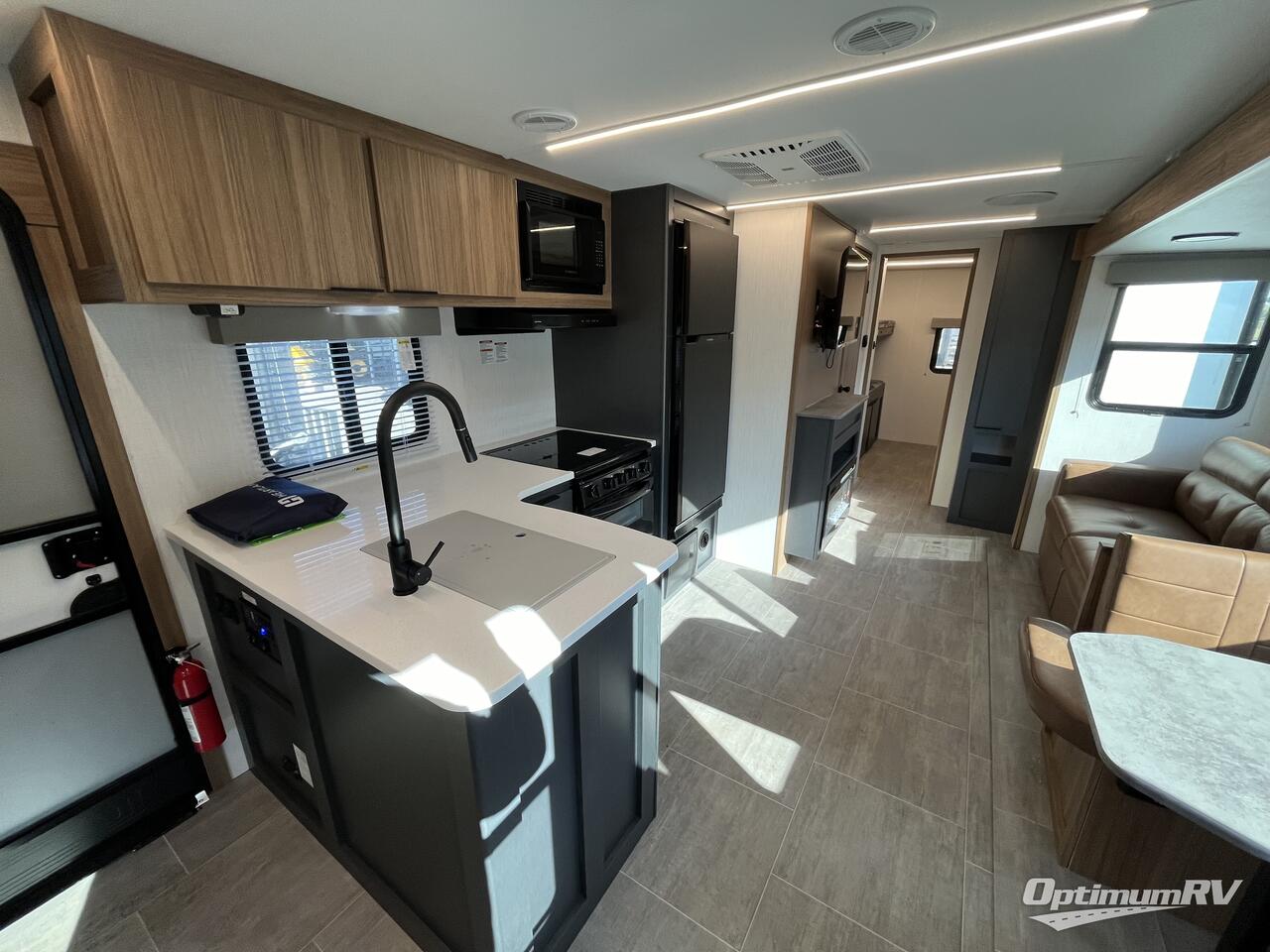 2025 Heartland Corterra 33.3BH Photo 5