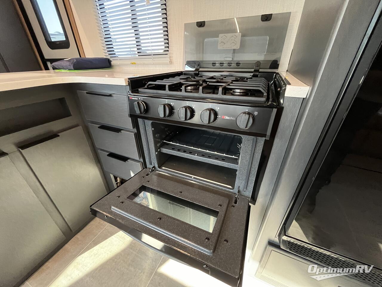 2025 Heartland Corterra 33.3BH Photo 13