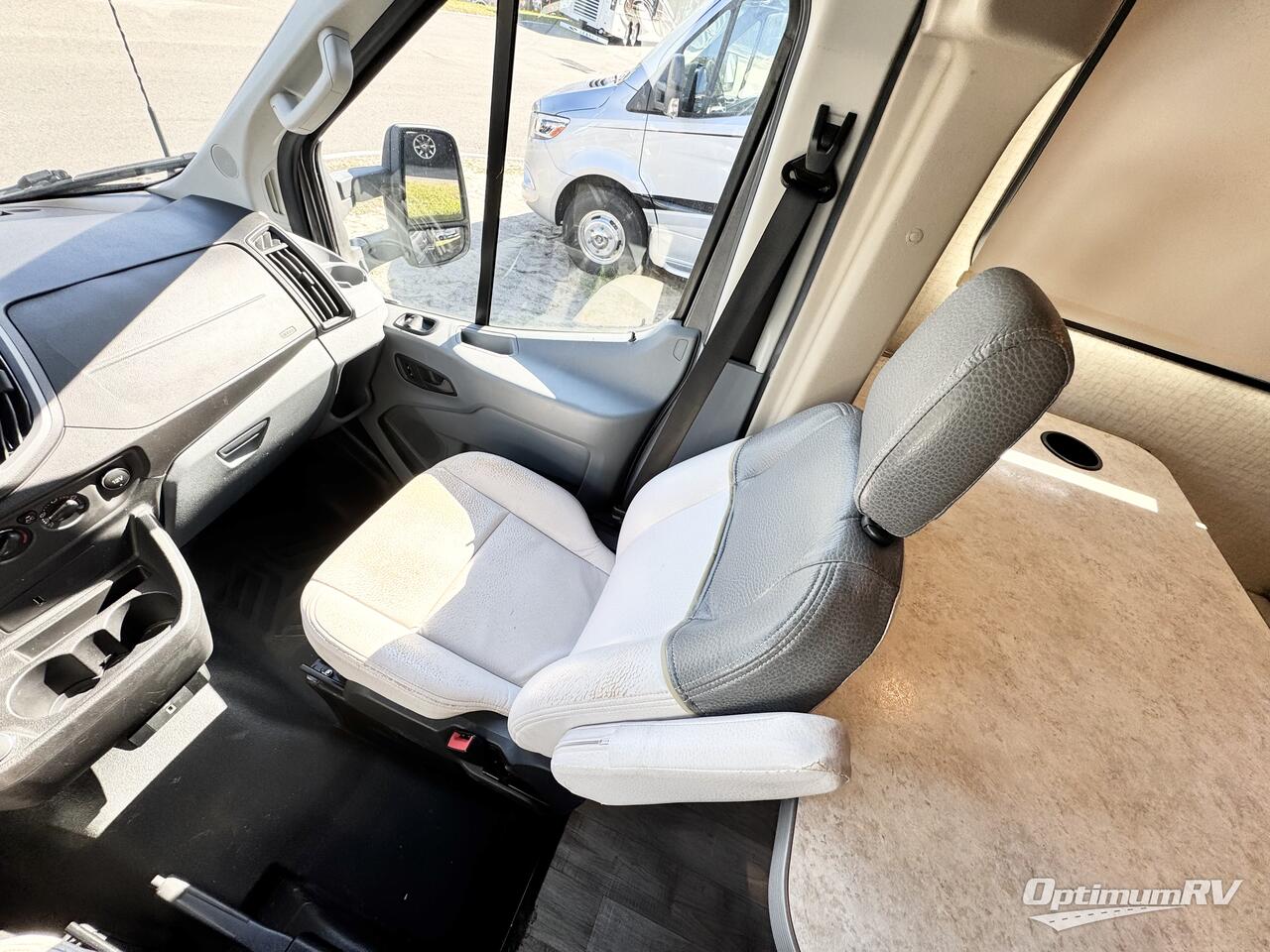 2017 Winnebago Fuse 23T Photo 7