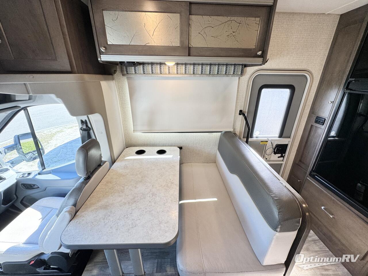 2017 Winnebago Fuse 23T Photo 9