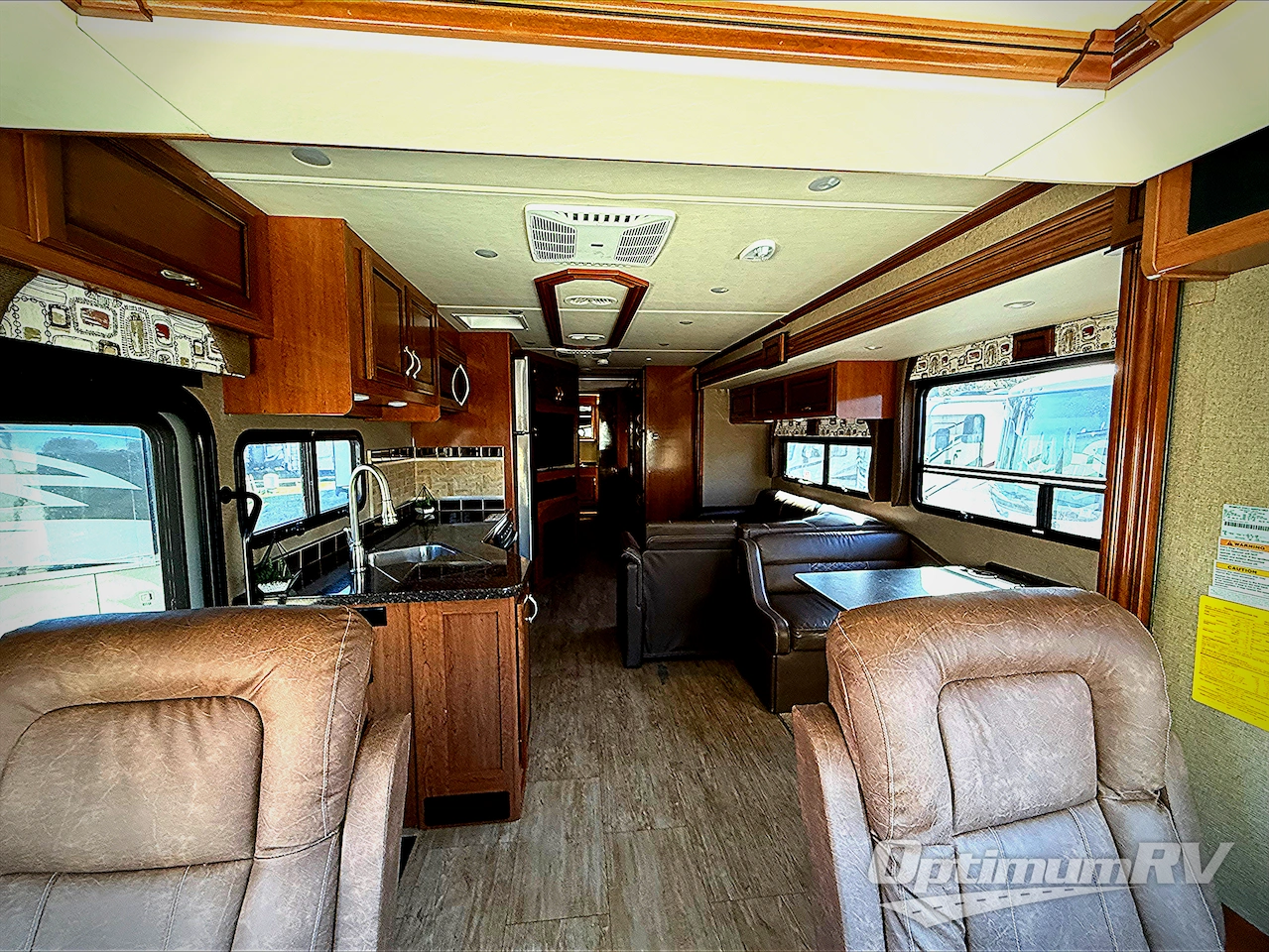 2018 Fleetwood Bounder 34S Photo 4