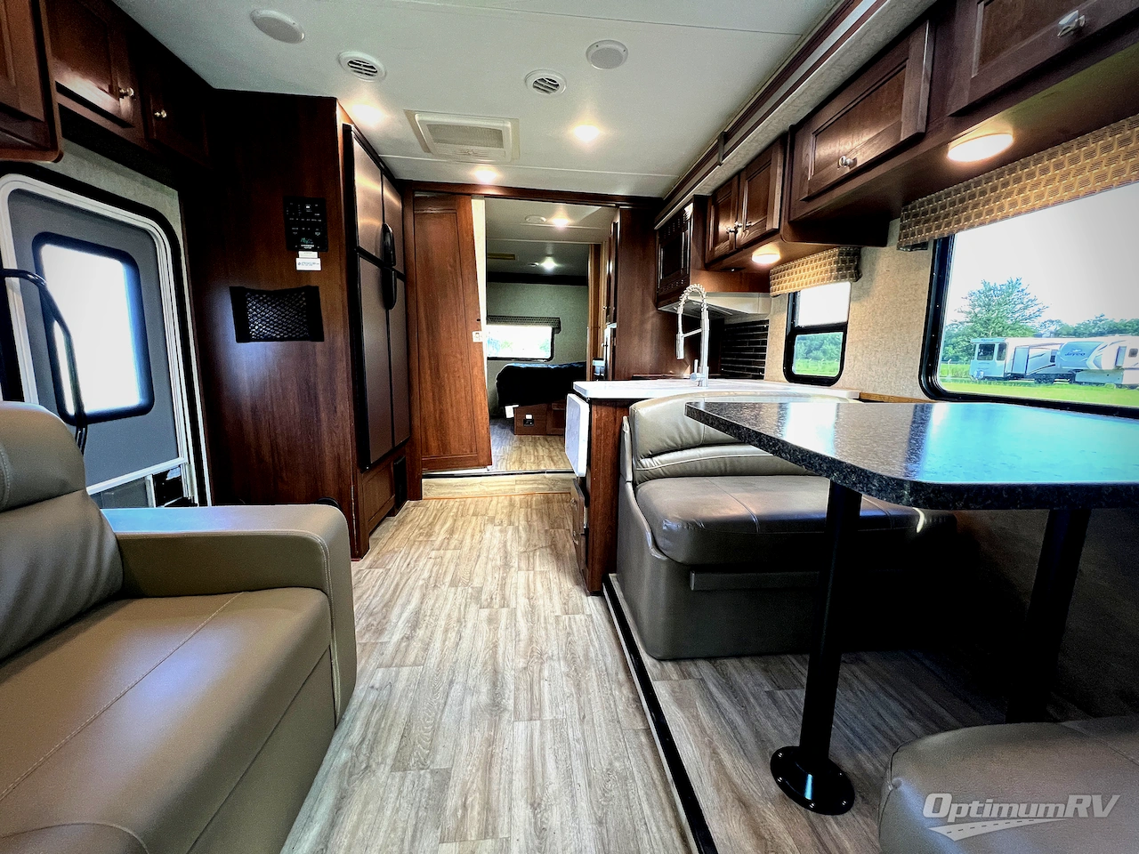 2019 Forest River Sunseeker 3040DS Ford Photo 5