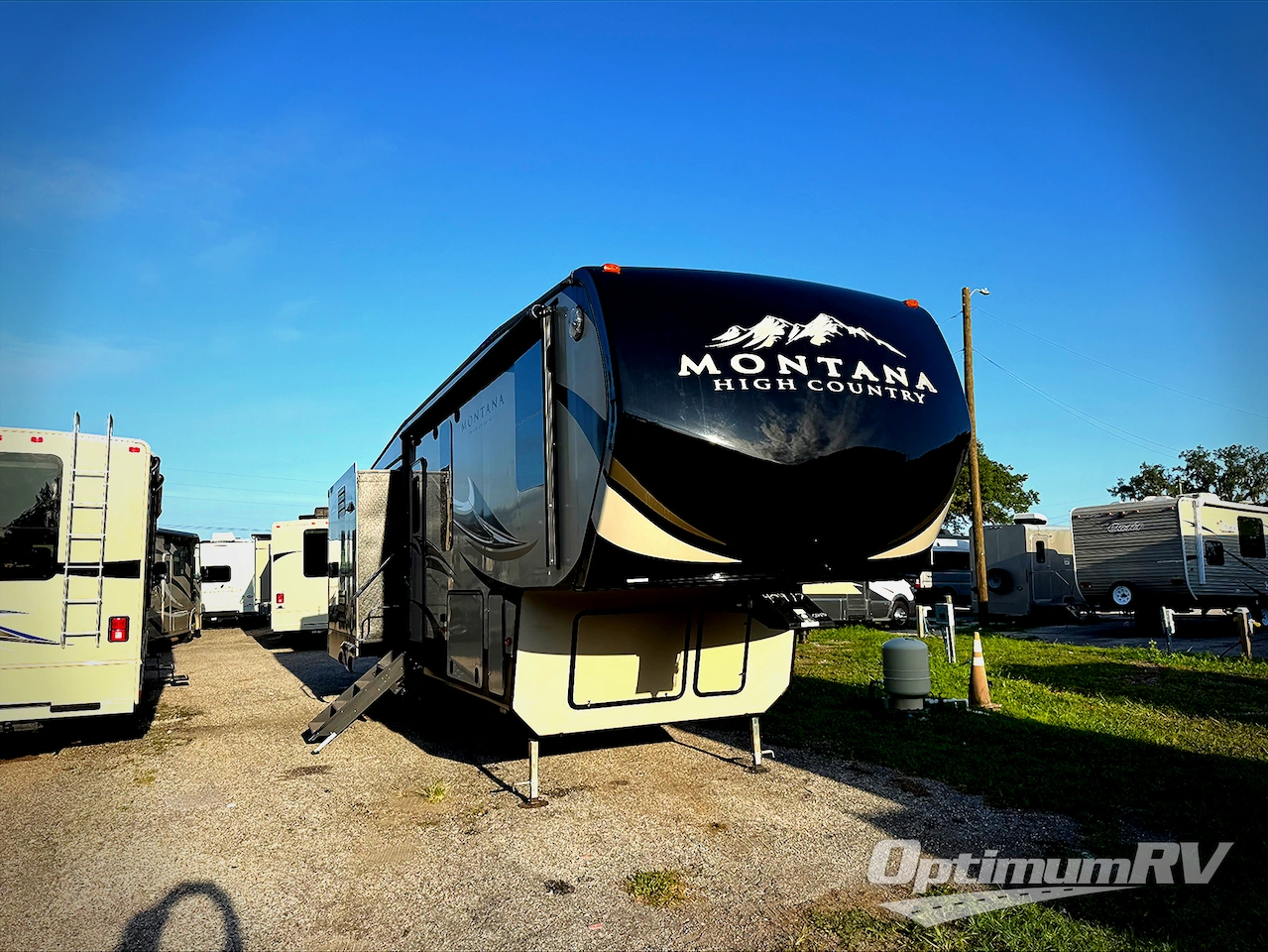 2016 Keystone Montana High Country 305RL Photo 1