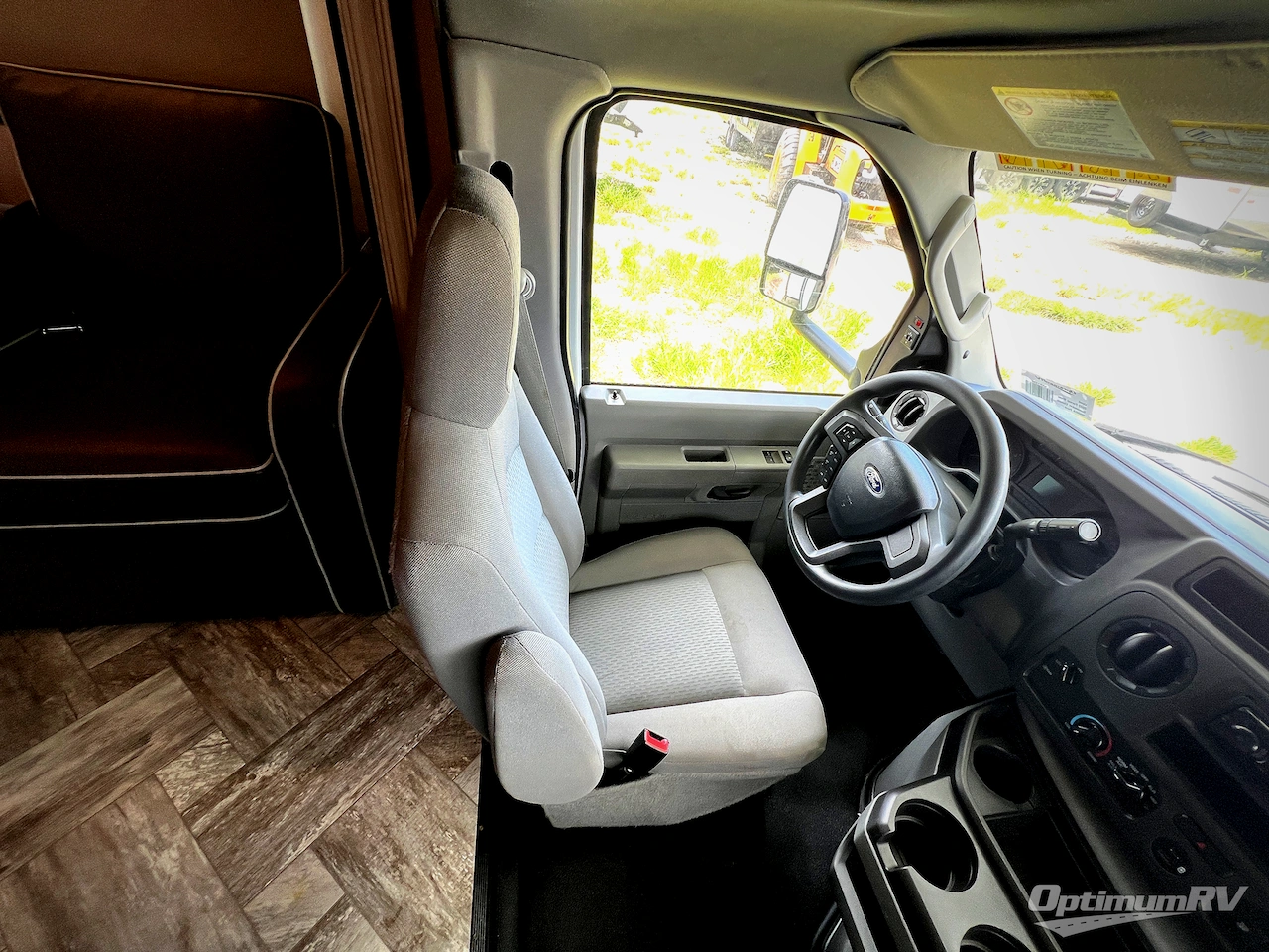 2022 Forest River Sunseeker Classic 2860DS Ford Photo 9
