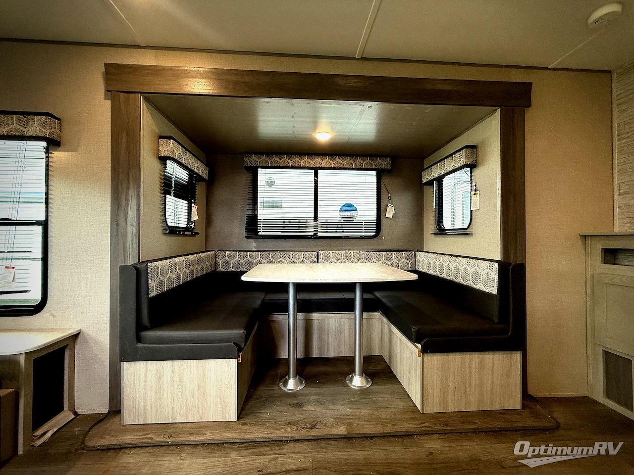 2023 Coachmen Catalina Summit Series 8 231MKS Photo 7