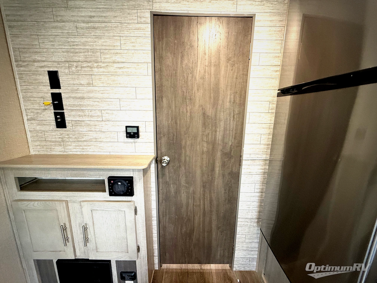 2023 Coachmen Catalina Summit Series 8 231MKS Photo 13