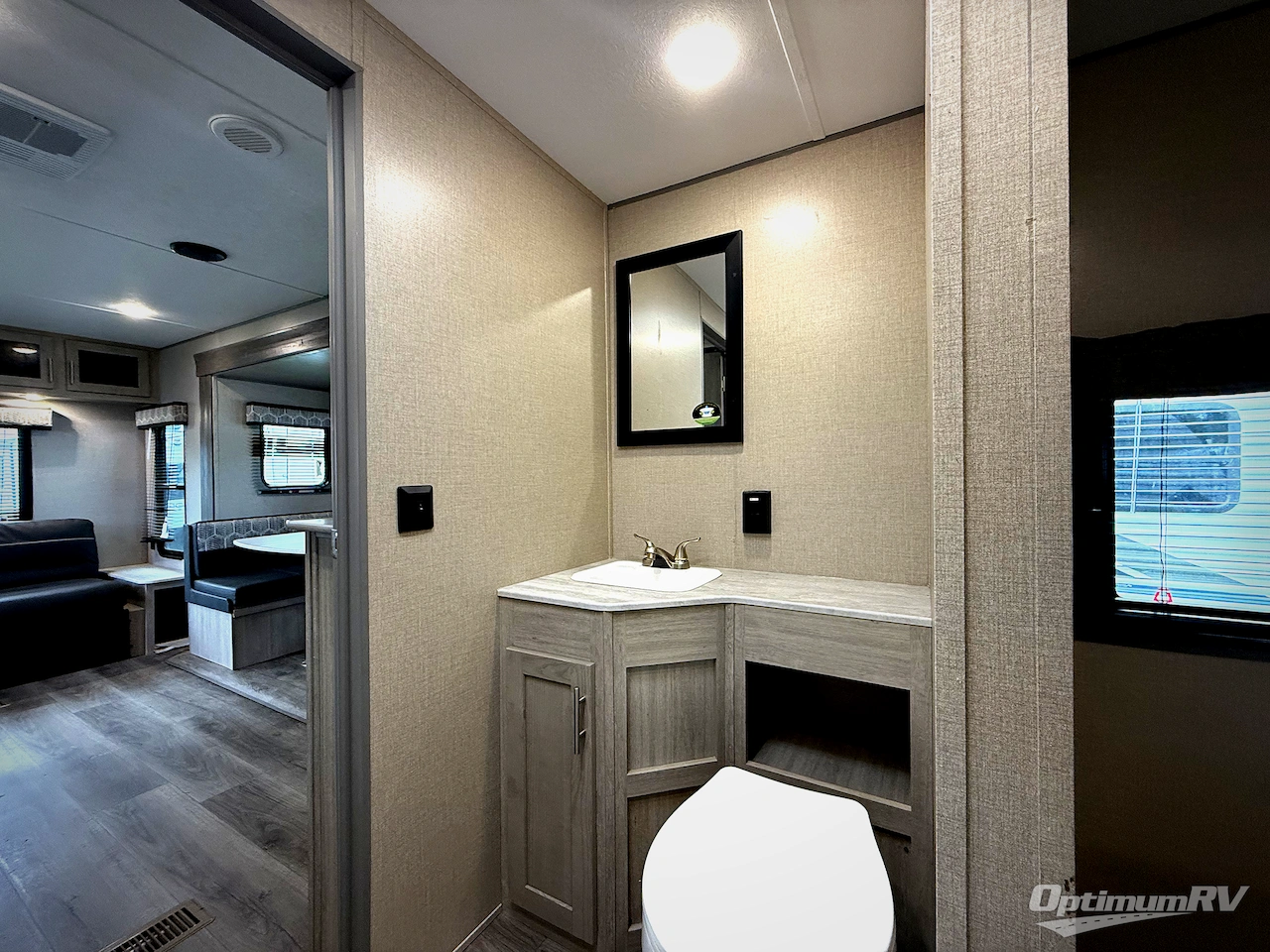 2023 Coachmen Catalina Summit Series 8 231MKS Photo 14