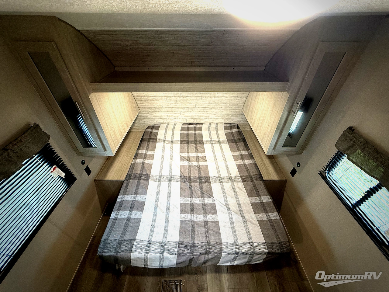 2023 Coachmen Catalina Summit Series 8 231MKS Photo 17