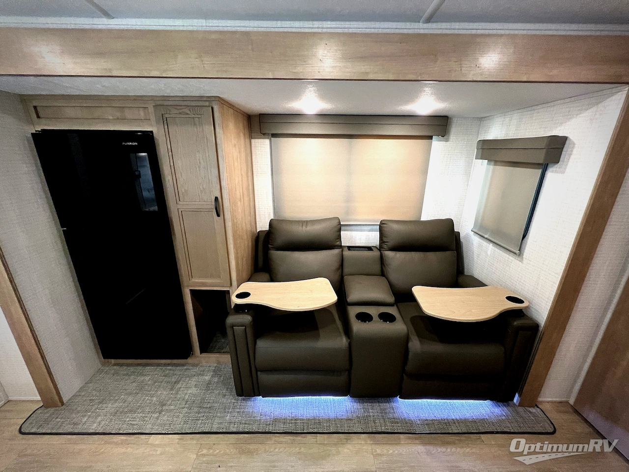 2024 Palomino SolAire 242RBS Photo 6