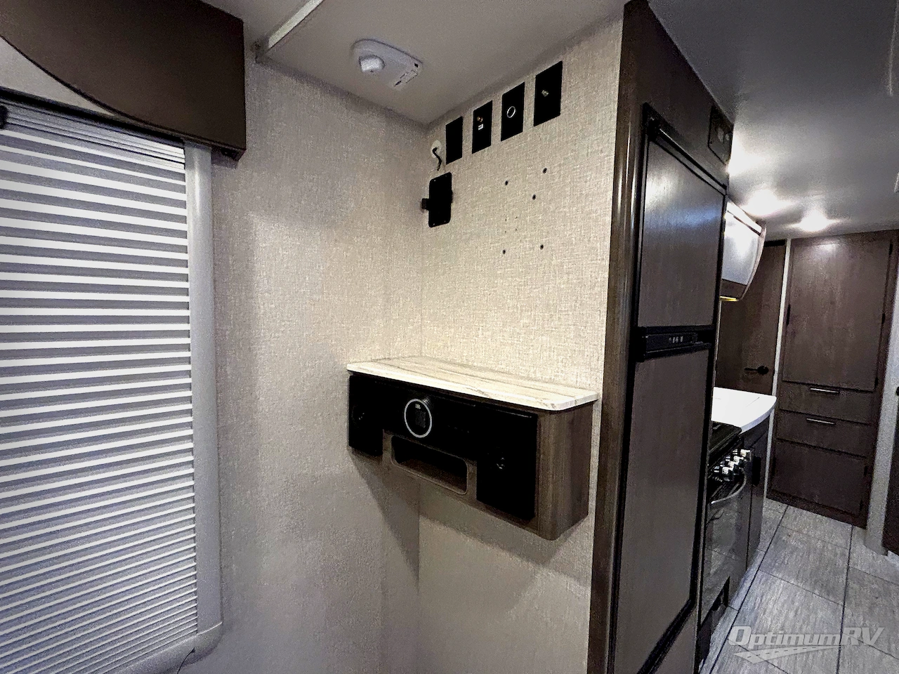 2023 Lance Lance Travel Trailers 1995 Photo 7