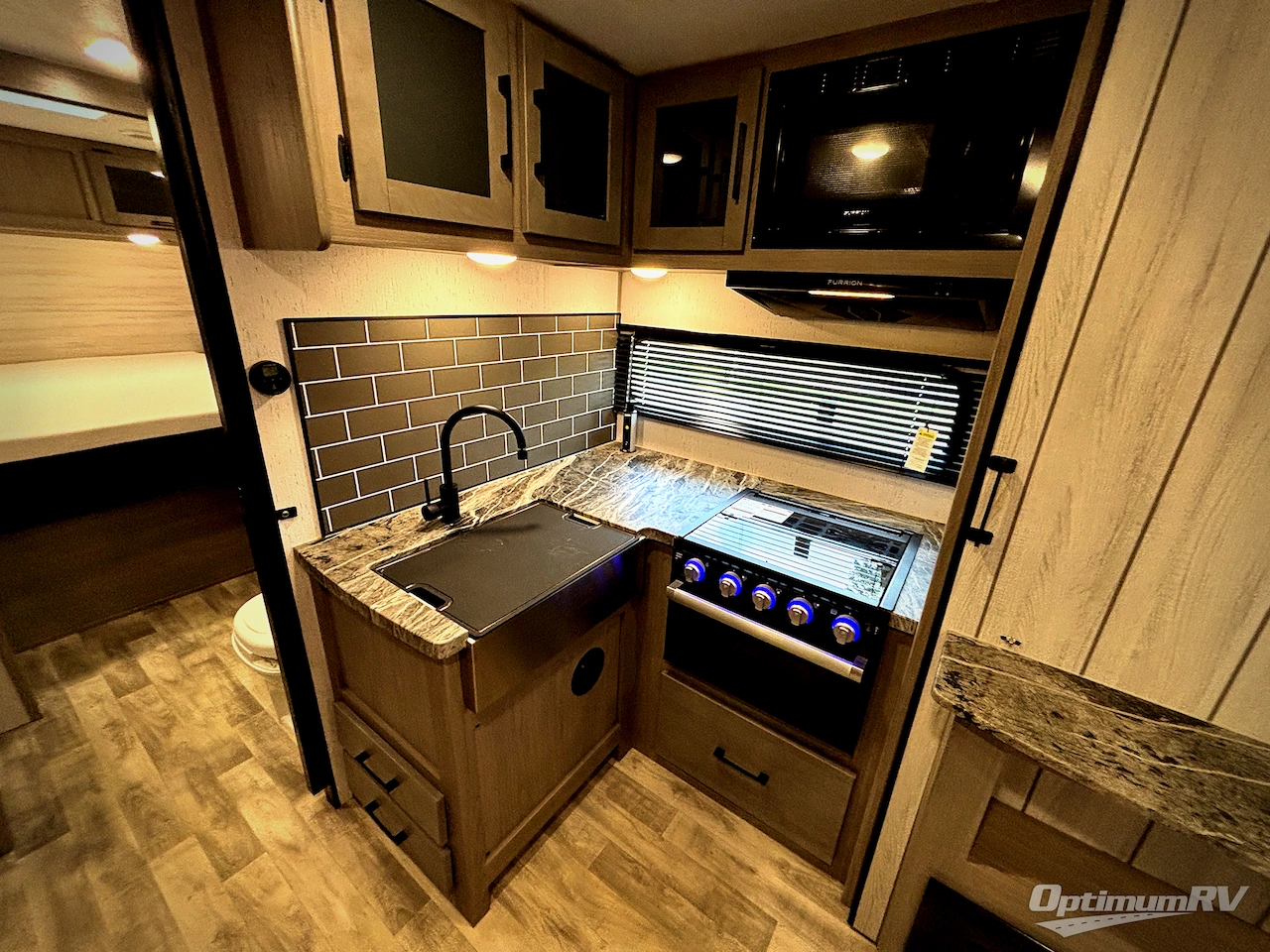 2023 Dutchmen Kodiak Ultra-Lite 250BHSL Photo 6