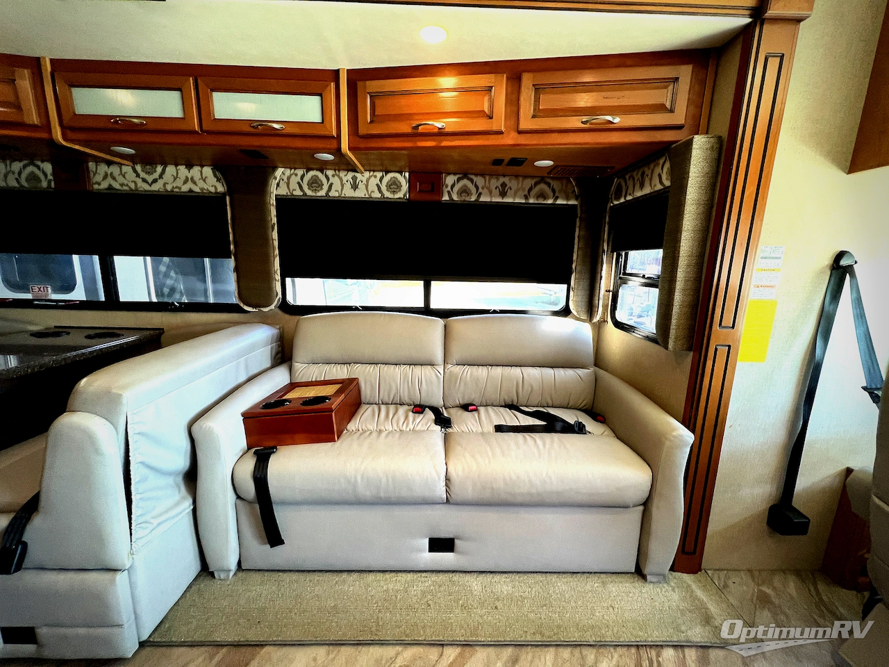 2016 Fleetwood Bounder 36H Photo 8