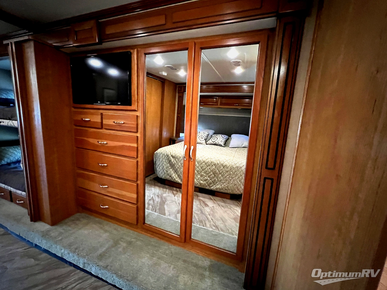 2016 Fleetwood Bounder 36H Photo 21