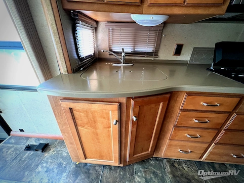 2013 Itasca Sunova 30A RV Photo 3