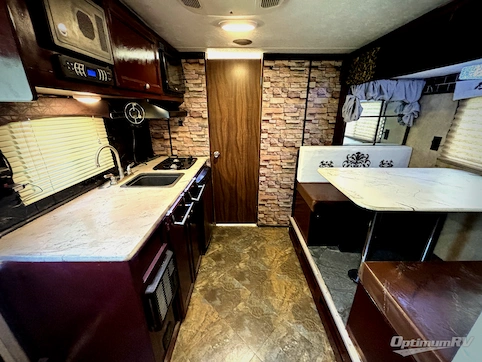 2018 Viking Ultra-Lite 17FQS RV Photo 2