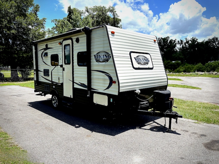 2018 Viking Ultra-Lite 17FQS RV Photo 1