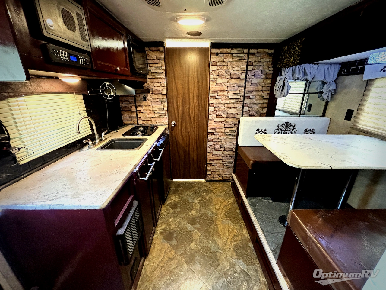 2018 Viking Ultra-Lite 17FQS Photo 4