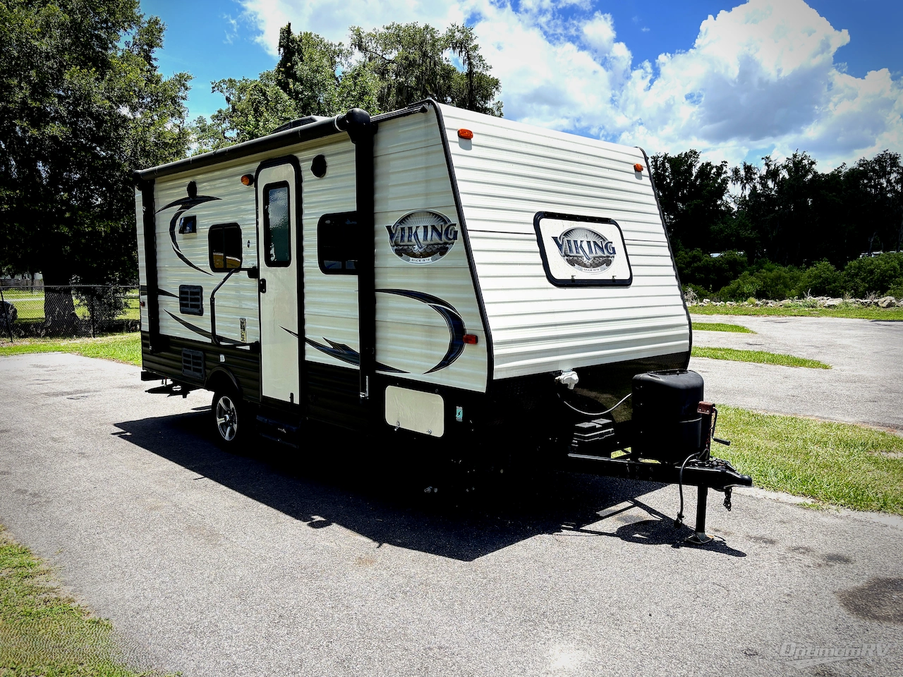 2018 Viking Ultra-Lite 17FQS Photo 1