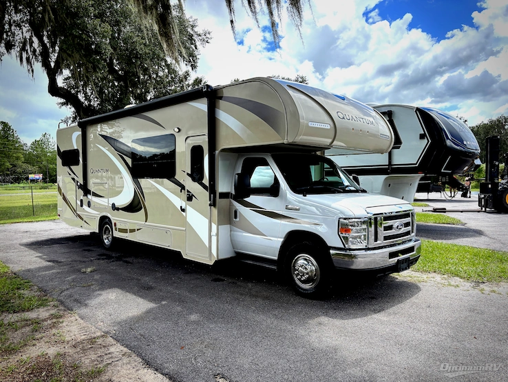 2016 Thor Quantum PD31 RV Photo 1