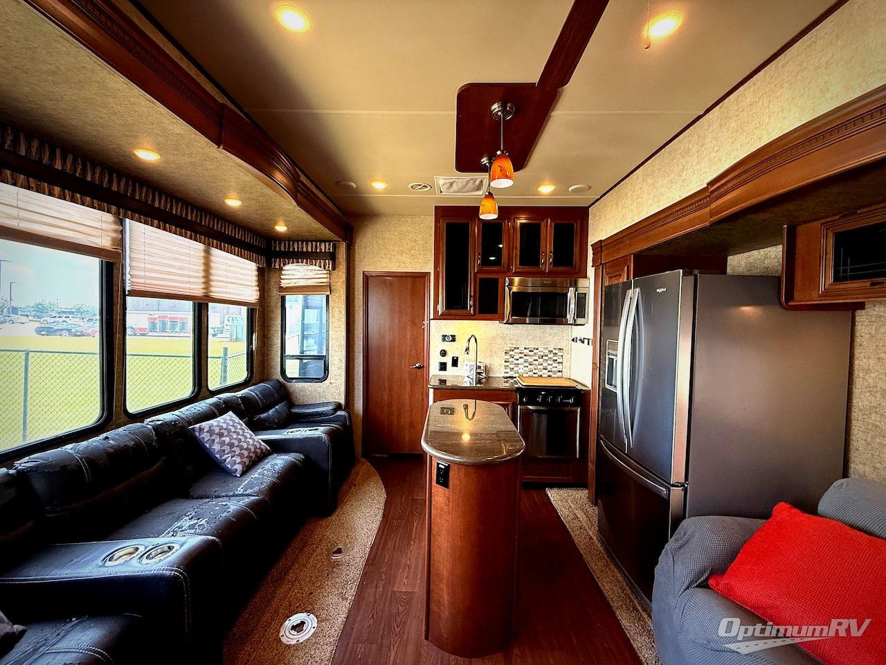 2016 Forest River Sandpiper 380BH5 Photo 2