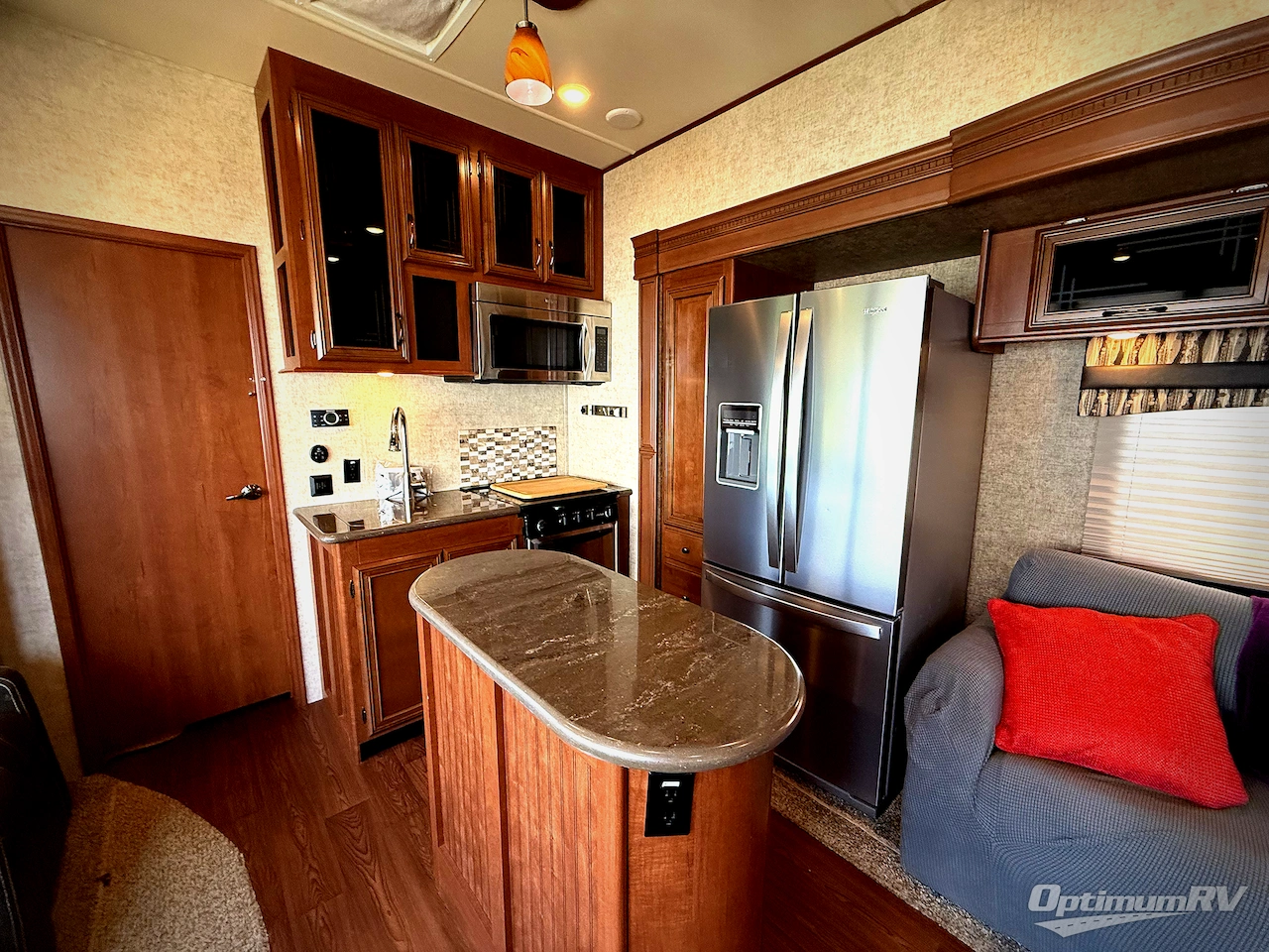 2016 Forest River Sandpiper 380BH5 Photo 6