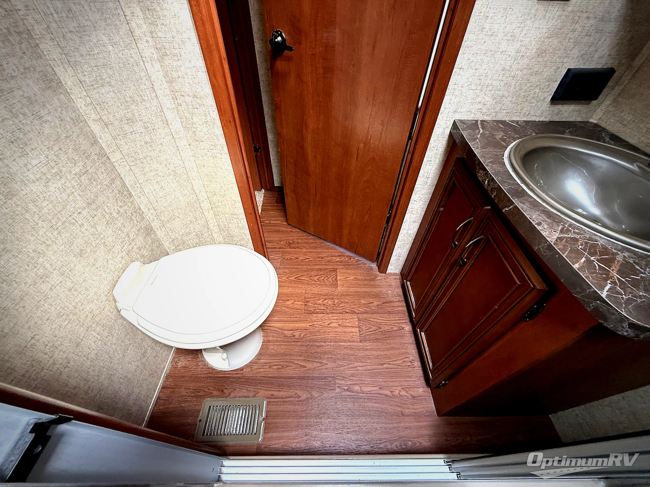 2016 Forest River Sandpiper 380BH5 Photo 12