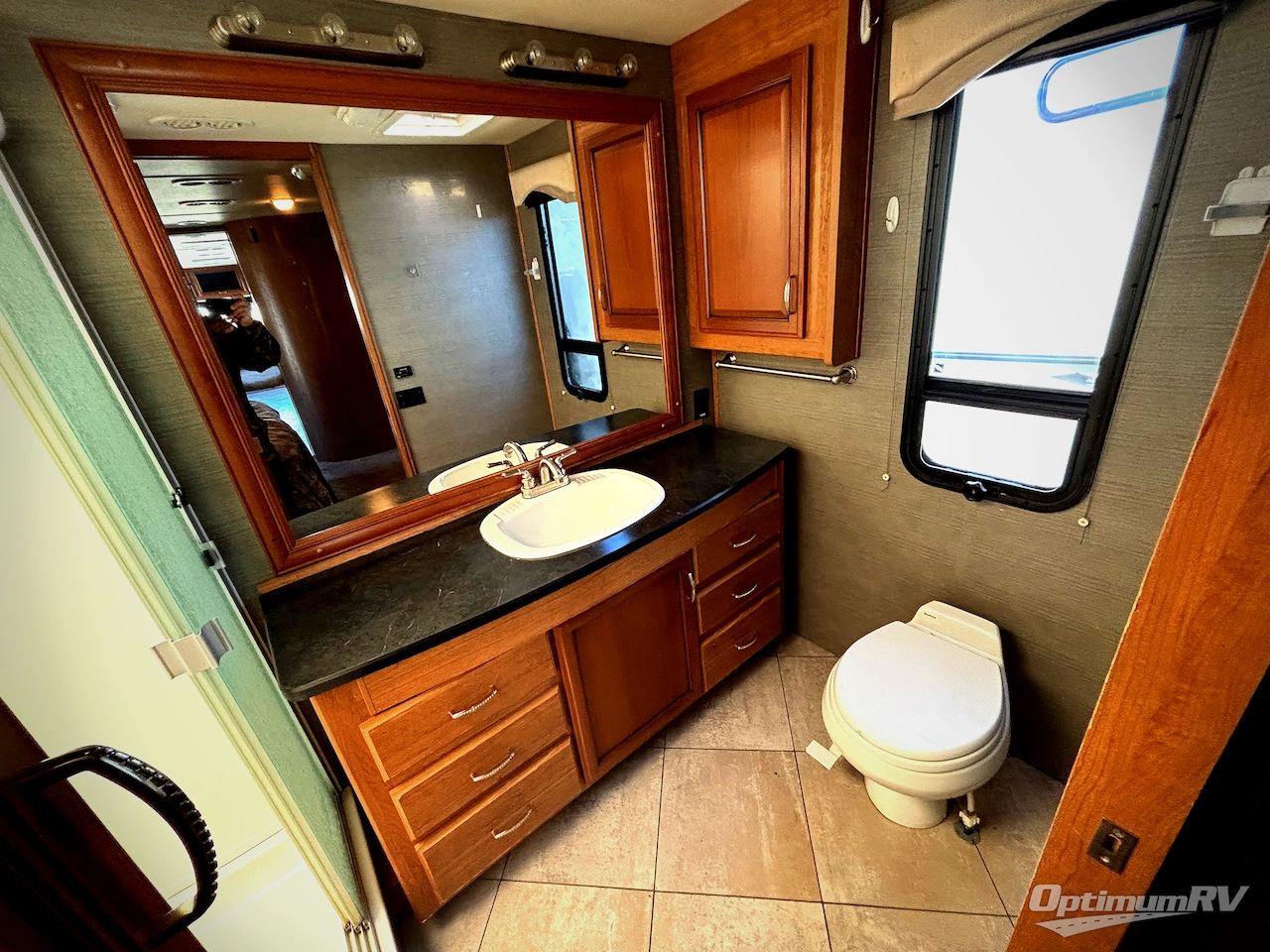 2016 Fleetwood Terra 36R Photo 12
