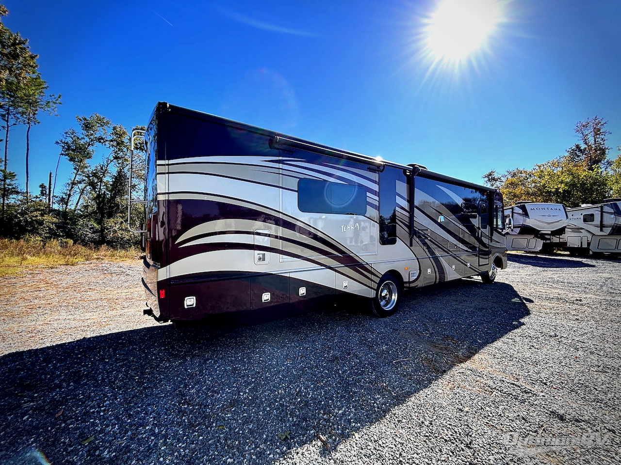 2016 Fleetwood Terra 36R Photo 2
