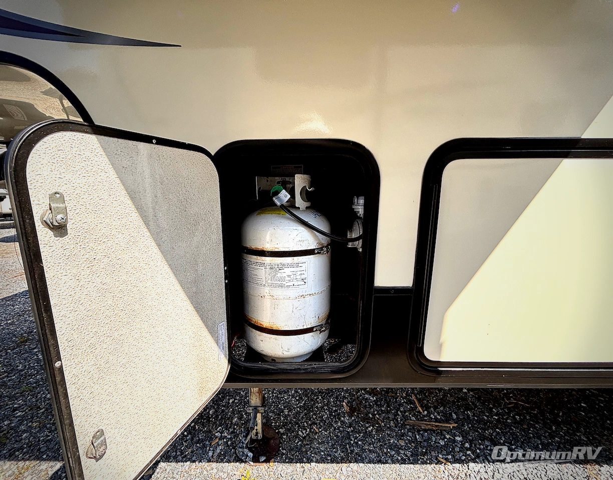2019 Grand Design Reflection 303RLS Photo 15