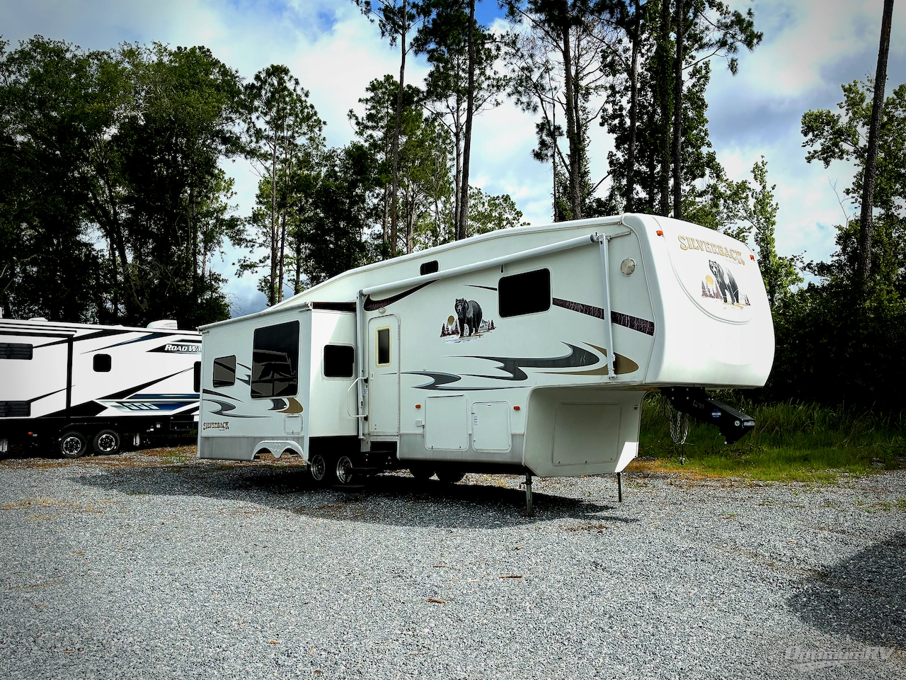2007 Forest River Cedar Creek Silverback 33 LCDTS Photo 1