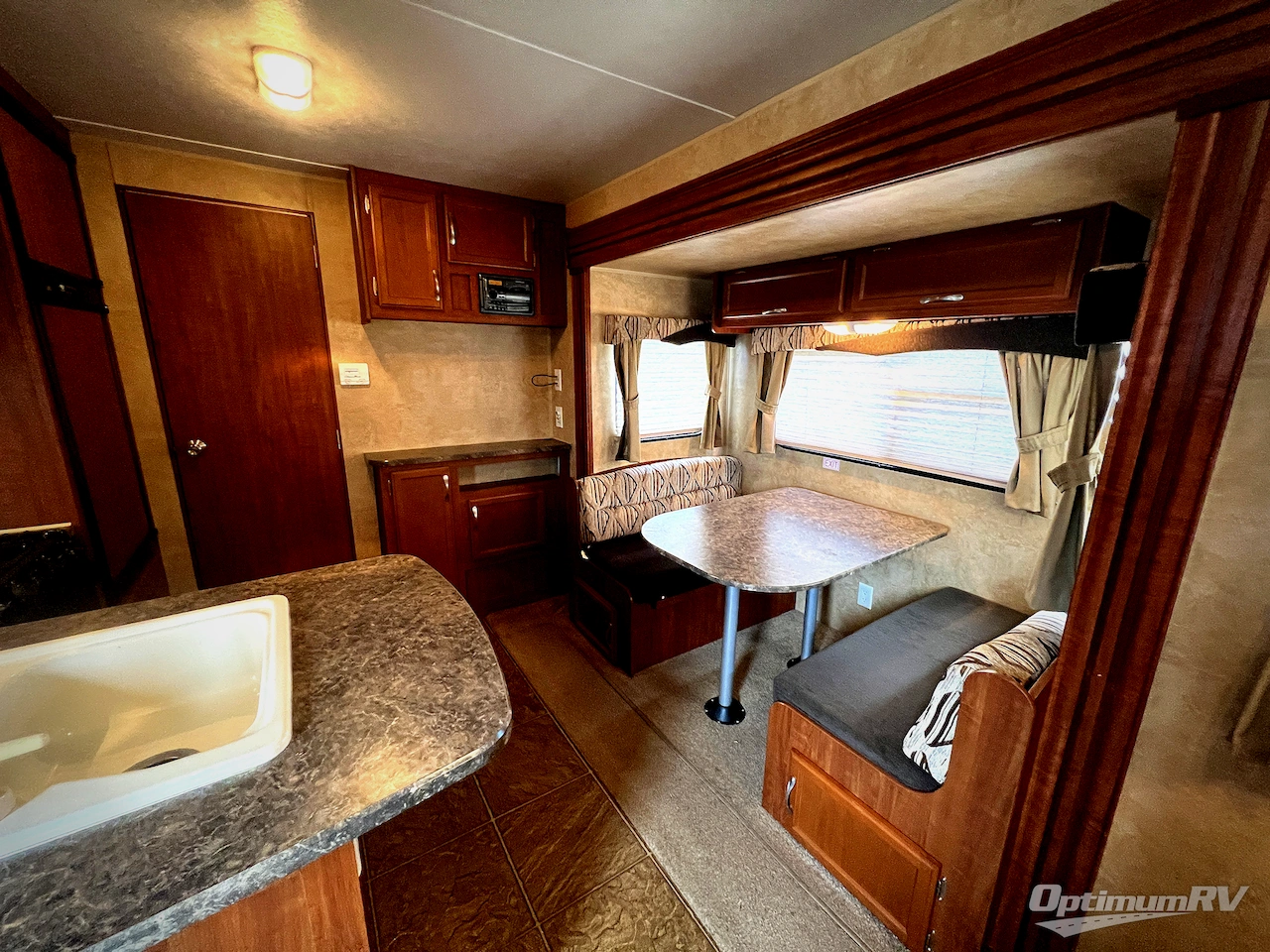 2011 Jayco Jay Flight 24FBS Photo 9