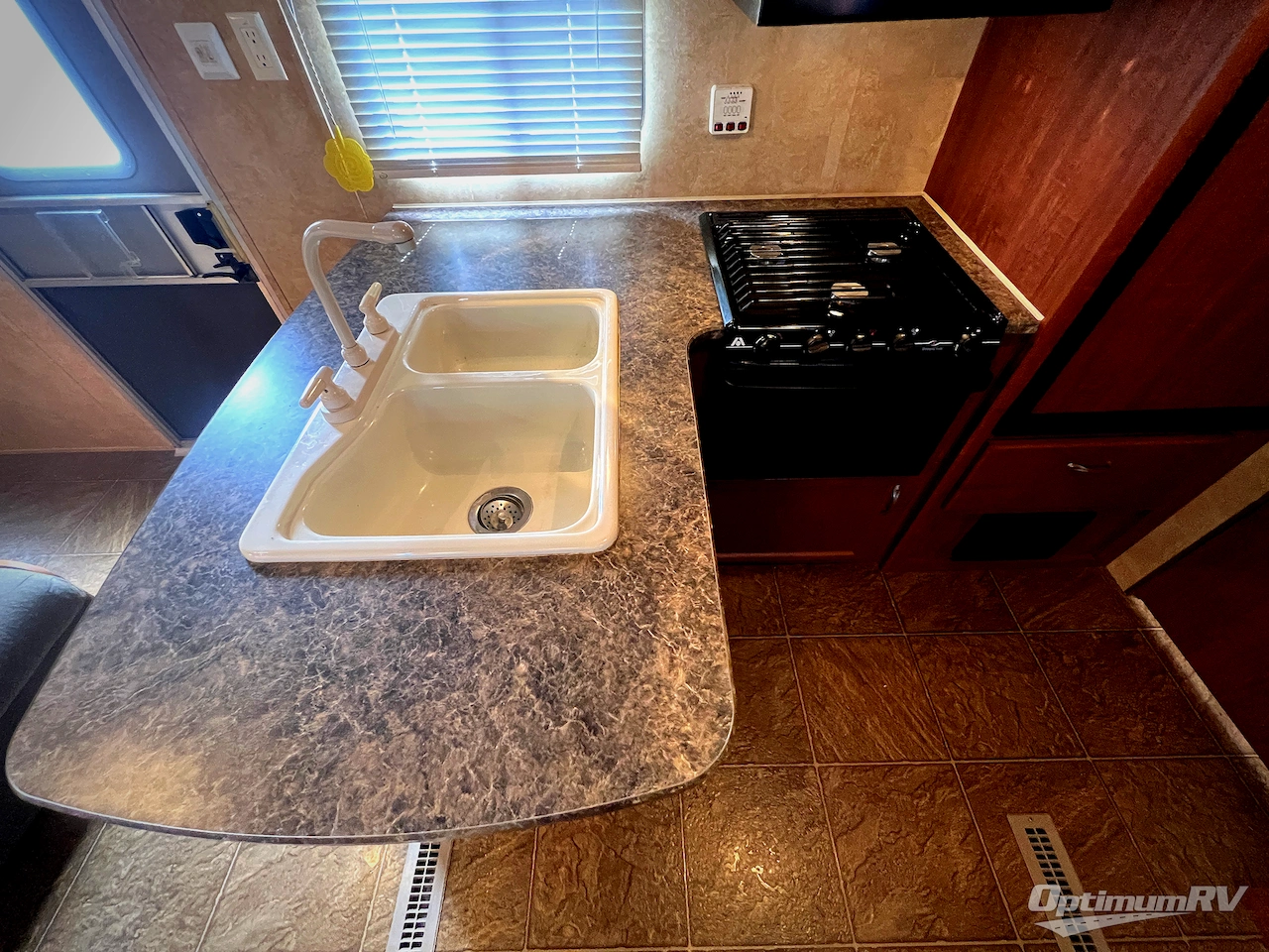 2011 Jayco Jay Flight 24FBS Photo 16