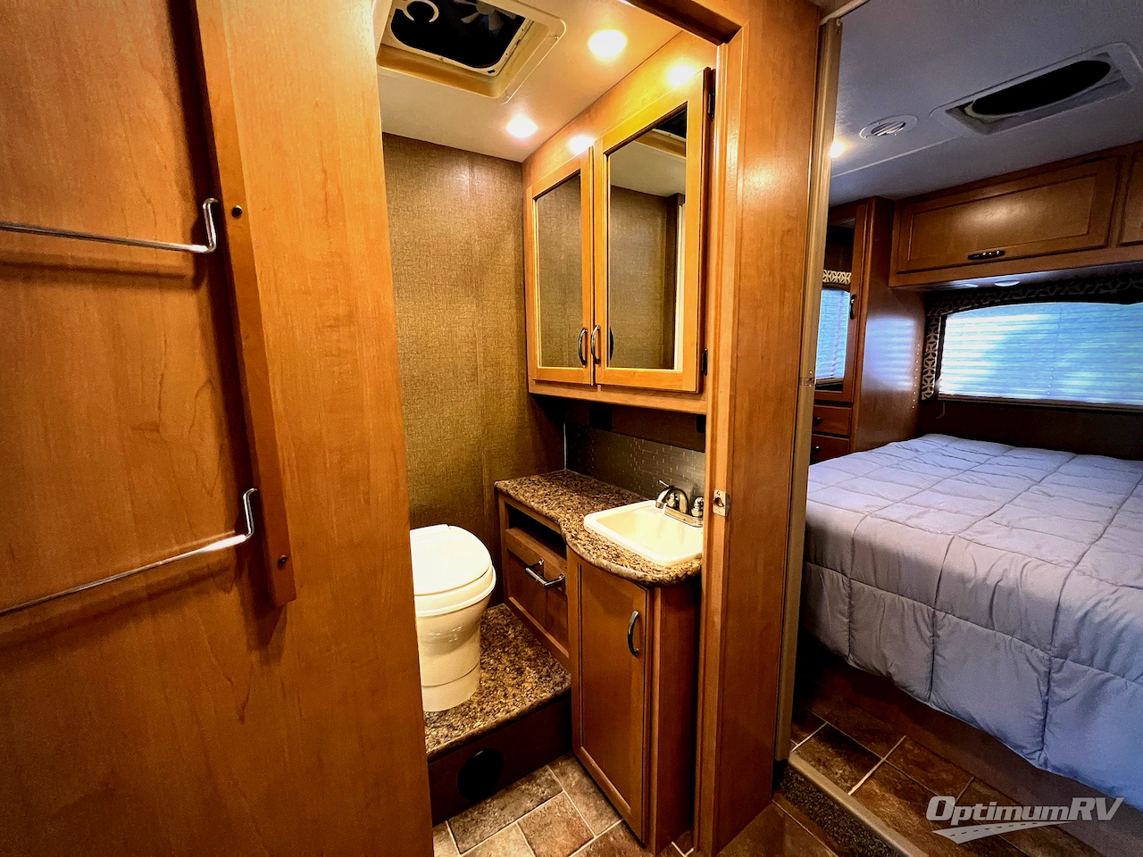 2017 Thor Four Winds 28Z Photo 17