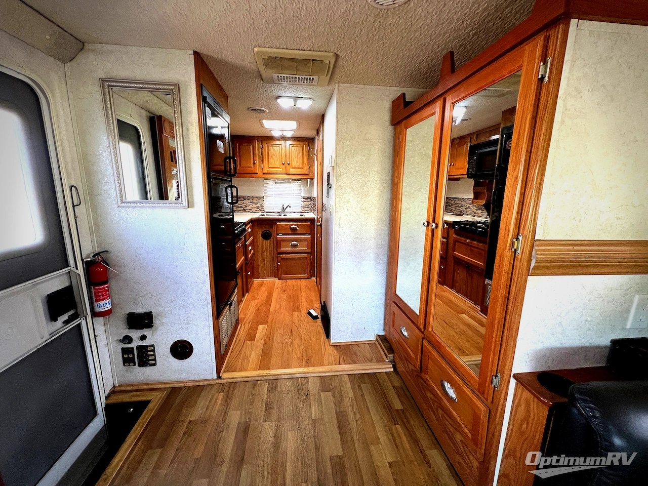 2004 Gulf Stream BT Cruiser 51250 Photo 10