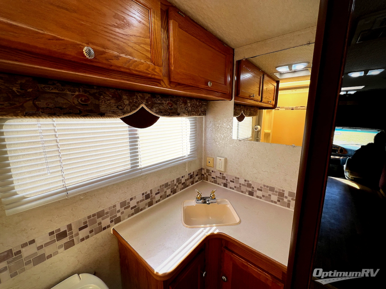 2004 Gulf Stream BT Cruiser 51250 Photo 18