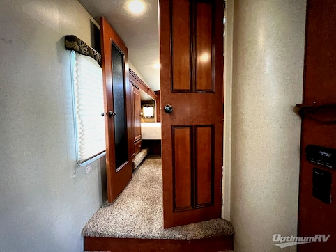 2016 Northwood Arctic Fox 35-5Z RV Photo 3