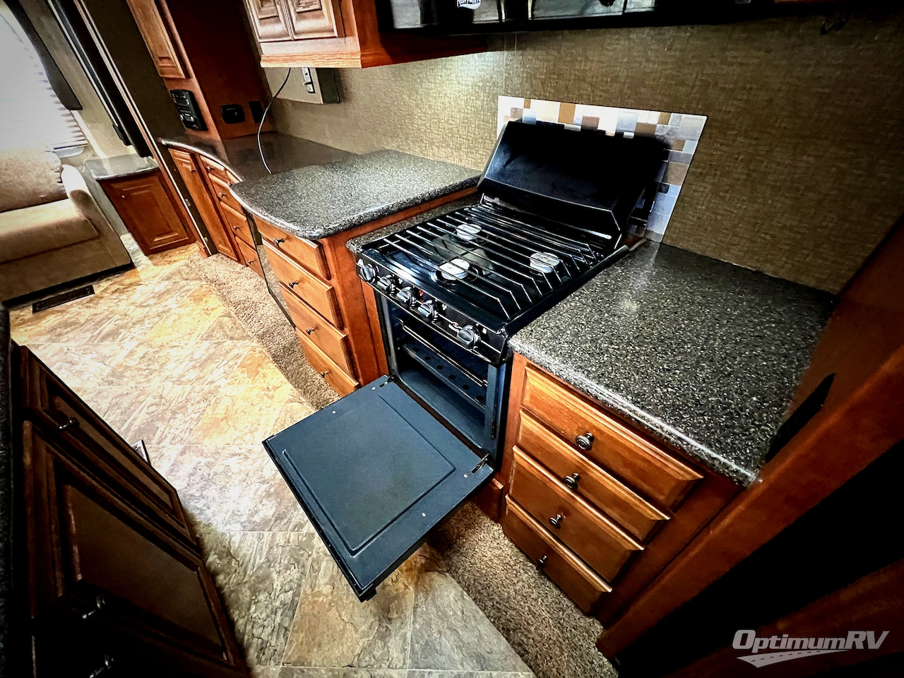2016 Northwood Arctic Fox 35-5Z Photo 9