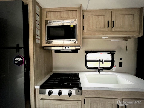 2026 Coachmen Catalina Summit Series 8 211BH RV Photo 3