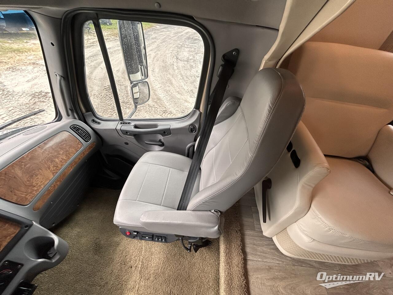 2016 Jayco Seneca 37RB Photo 5
