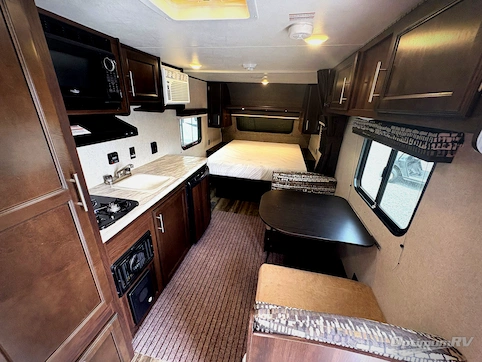 2019 Jayco Jay Flight SLX 7 195RB RV Photo 3