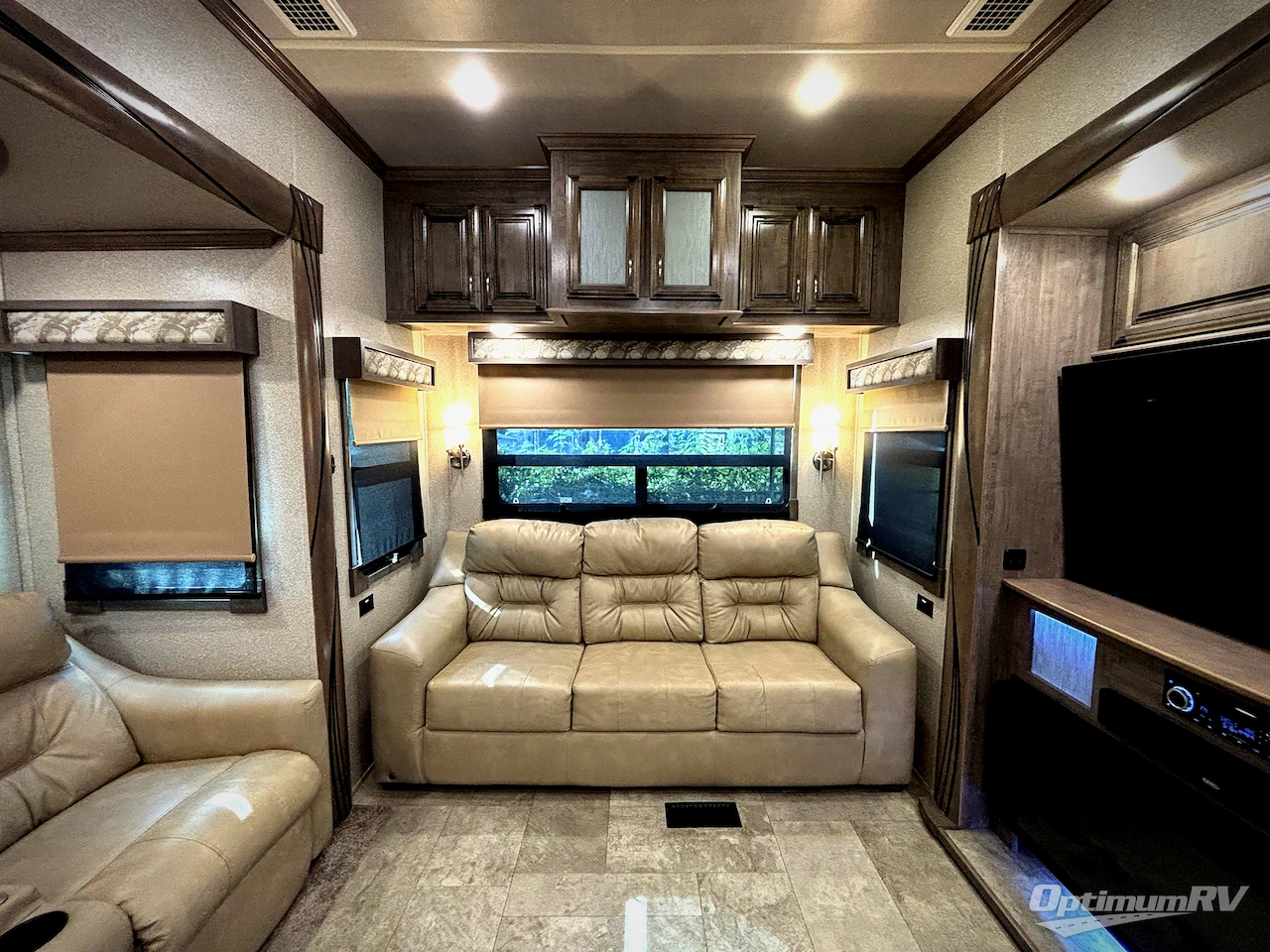 2020 Forest River Cedar Creek Champagne Edition 38EL Photo 8