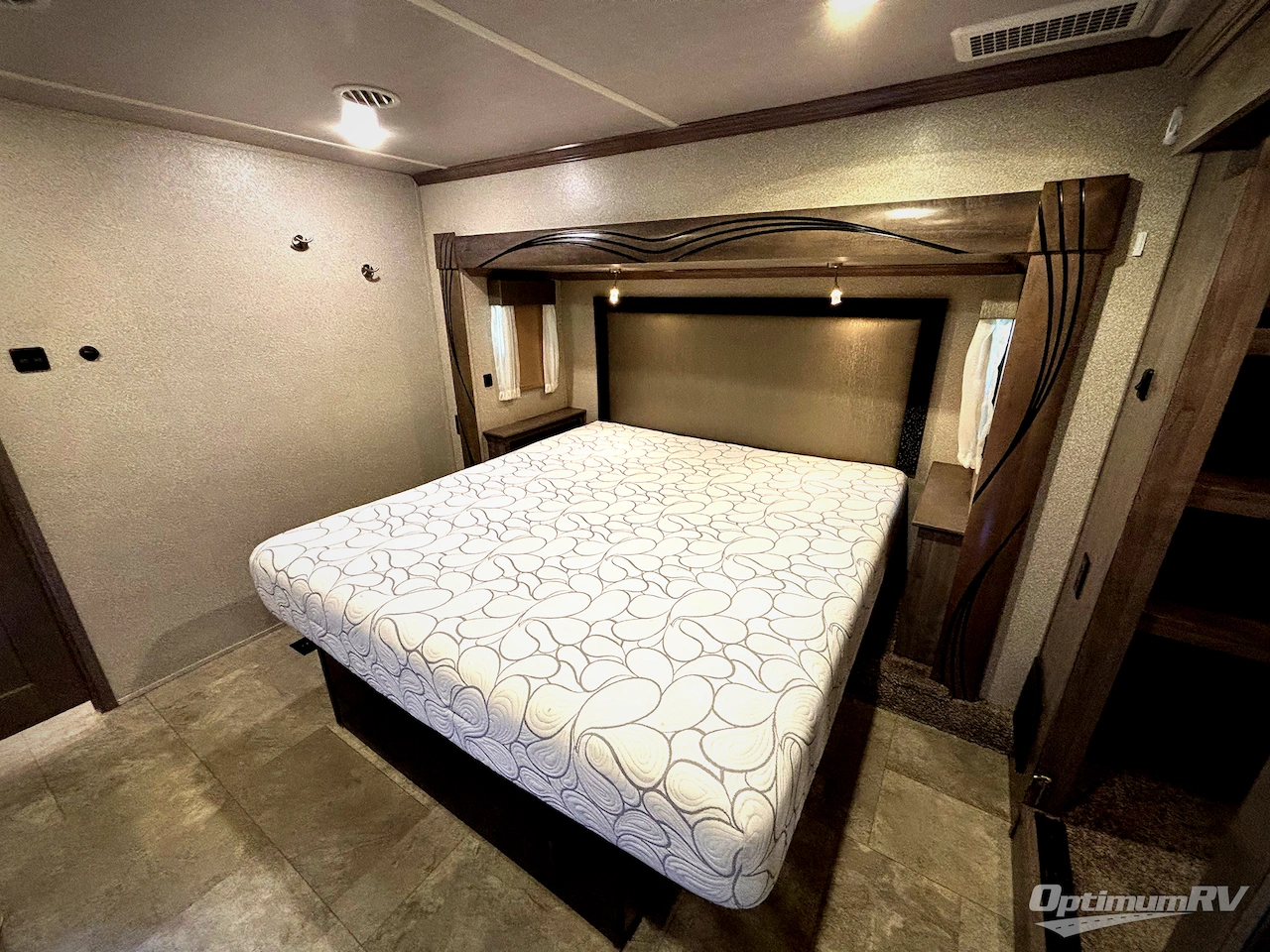 2020 Forest River Cedar Creek Champagne Edition 38EL Photo 14