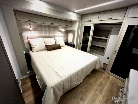 2025 Palomino Columbus 376DS RV Photo 2